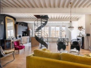 Grand duplex coeur vieux Lyon vue sur la Saone